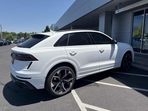 2023 Audi RS Q8 4.0T