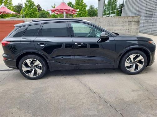 2025 Audi Q6 e-tron Prestige quattro