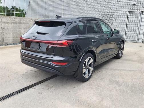 2025 Audi Q6 e-tron Prestige quattro