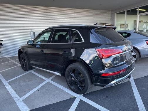 2023 Audi Q5 45 S line Prestige