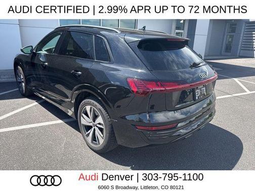 Mythos Black Metallic 2024 Audi Q8 e-tron Premium
