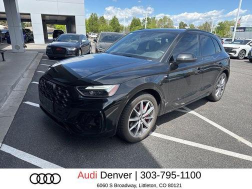 Mythos Black Metallic 2024 Audi Q5 e 55 S line Premium Plus