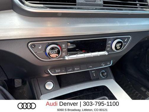 Mythos Black Metallic 2024 Audi Q5 e 55 S line Premium Plus