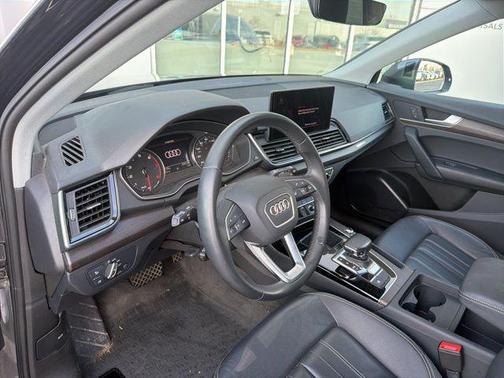 2023 Audi Q5 45 S line Premium