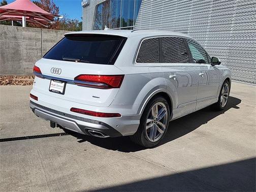 2025 Audi Q7 55 Premium Plus