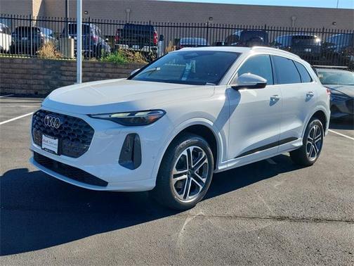2025 Audi Q5 Premium