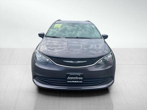 2020 Chrysler Voyager LXI