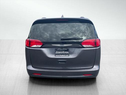 2020 Chrysler Voyager LXI