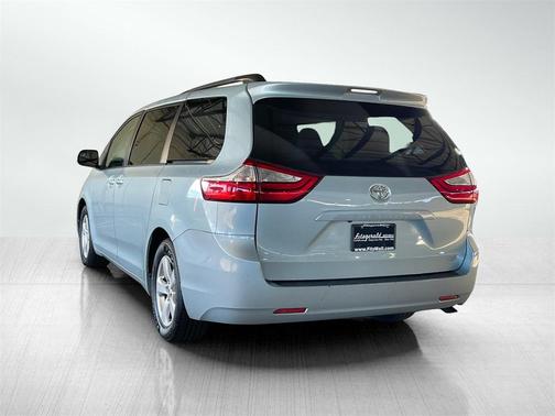 2016 Toyota Sienna LE