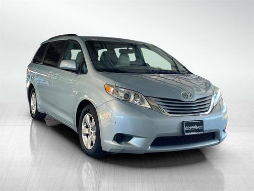 2016 Toyota Sienna LE