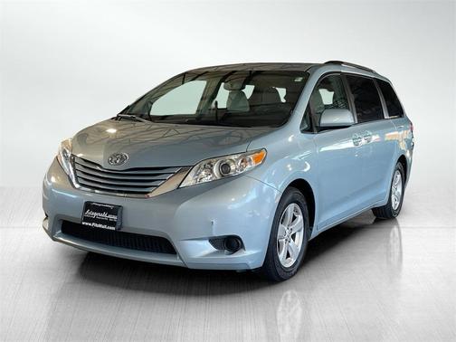 2016 Toyota Sienna LE