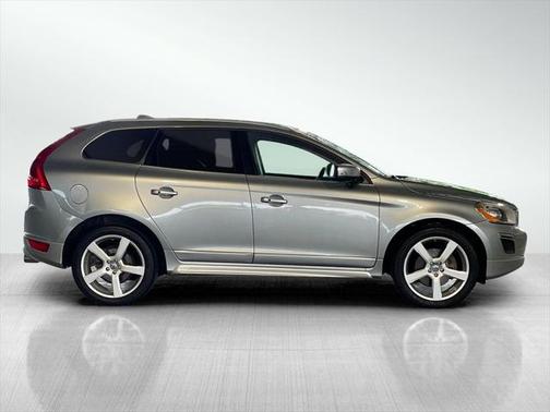 2011 Volvo XC60 T6 R-Design
