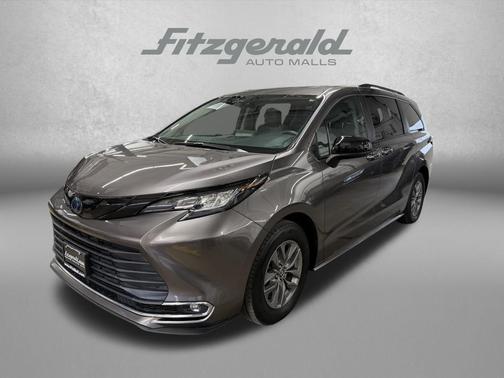 Predawn Gray Mica 2022 Toyota Sienna XLE