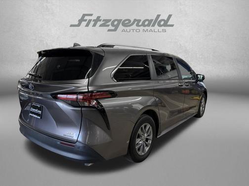 Predawn Gray Mica 2022 Toyota Sienna XLE