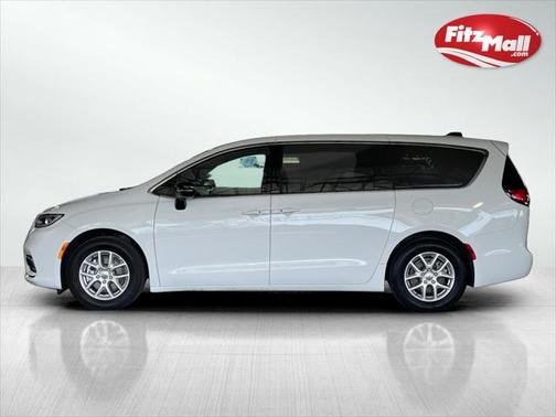 2024 Chrysler Pacifica Touring