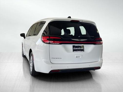 2024 Chrysler Pacifica Touring