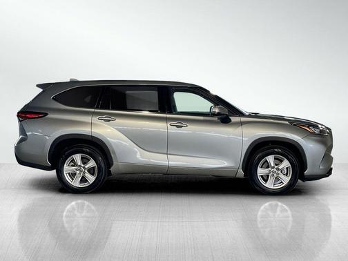 2020 Toyota Highlander LE