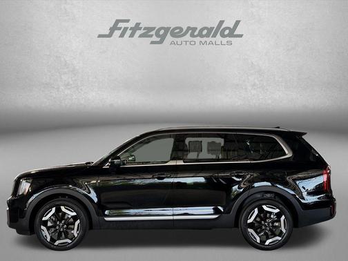 Ebony Black 2023 Kia Telluride S