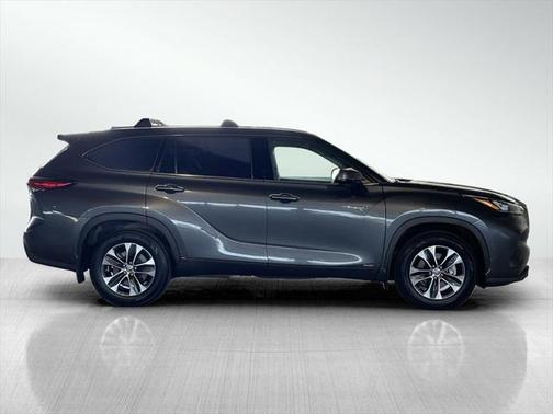 2020 Toyota Highlander Hybrid XLE