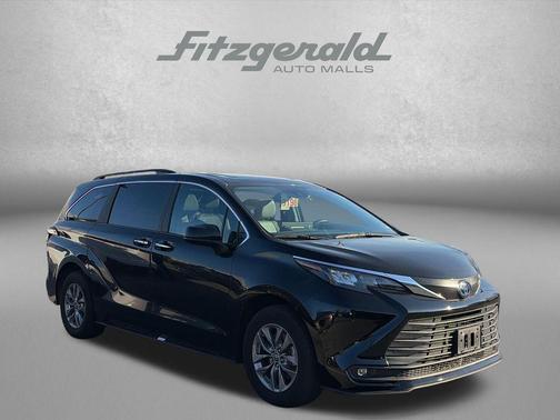 2025 Toyota Sienna XLE