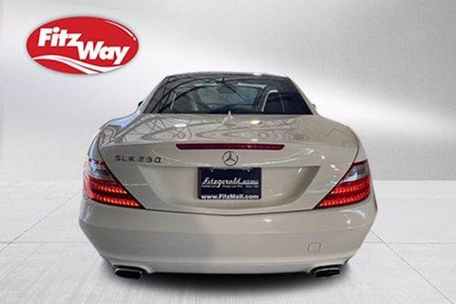 Photo 5 of 30 of 2013 Mercedes-Benz SLK-Class SLK 250