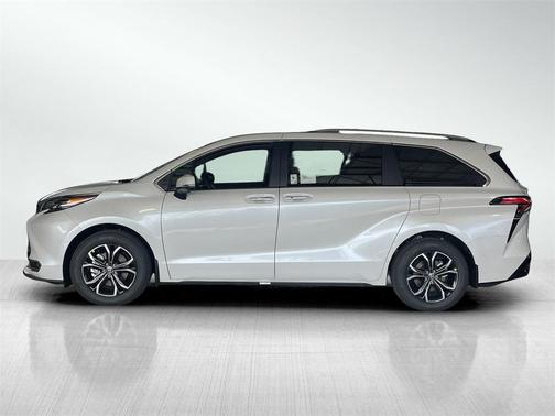 2025 Toyota Sienna Platinum