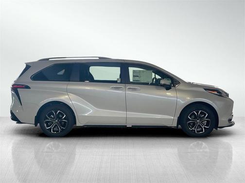 2025 Toyota Sienna Platinum