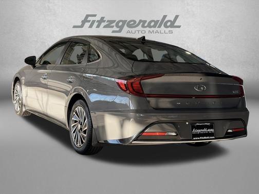 2022 Hyundai SONATA Hybrid SE