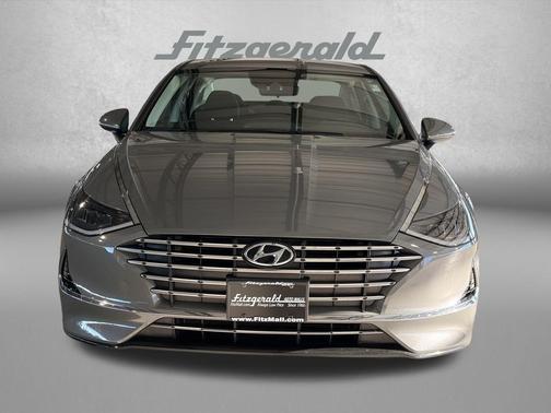 2022 Hyundai SONATA Hybrid SE