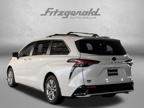 2023 Toyota Sienna XSE 7 Passenger