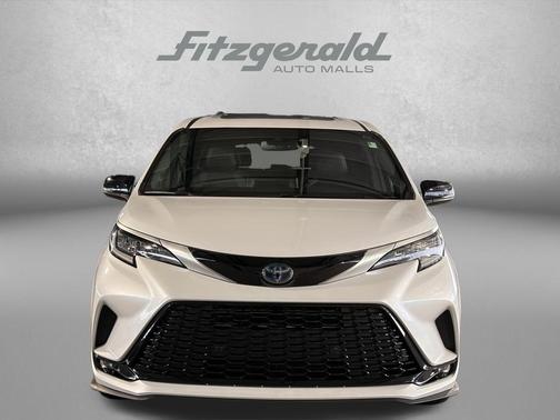 2023 Toyota Sienna XSE 7 Passenger