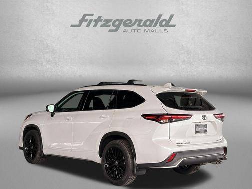 Wind Chill Pearl 2024 Toyota Highlander XSE
