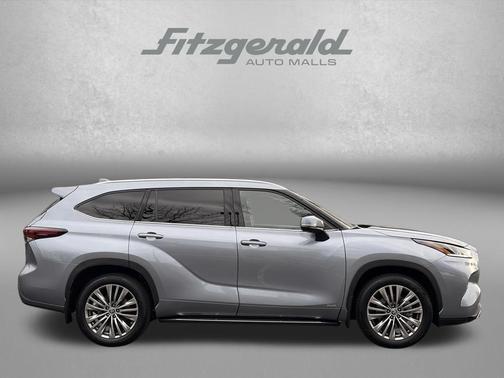 2024 Toyota Highlander Hybrid Platinum