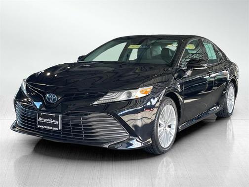 2020 Toyota Camry Hybrid XLE