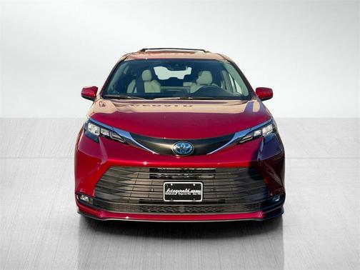 2025 Toyota Sienna XLE 7 Passenger