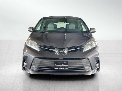 2019 Toyota Sienna XLE
