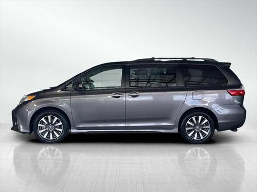 2019 Toyota Sienna XLE