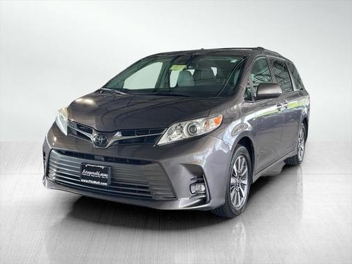2019 Toyota Sienna XLE