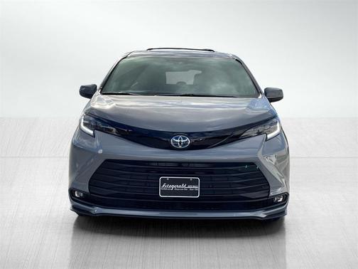 2025 Toyota Sienna Woodland Edition