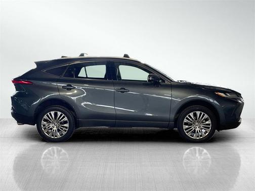 2022 Toyota Venza XLE