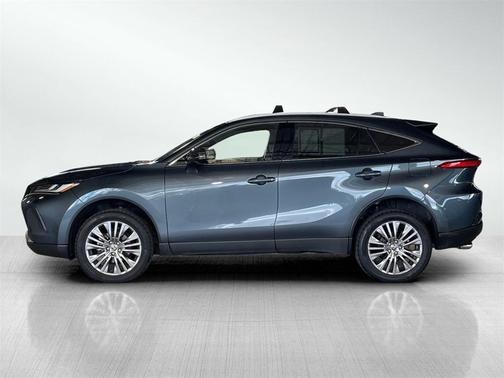2022 Toyota Venza XLE