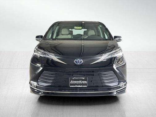 2023 Toyota Sienna XLE 7 Passenger