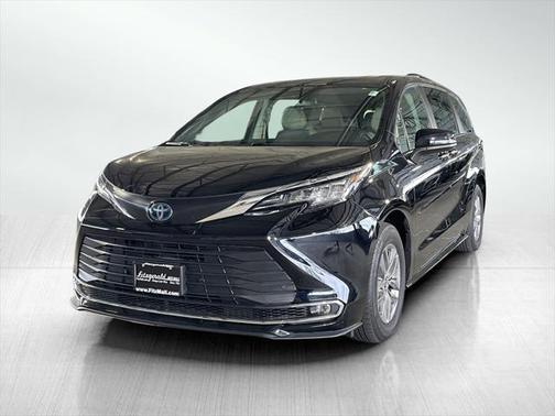 2023 Toyota Sienna XLE 7 Passenger