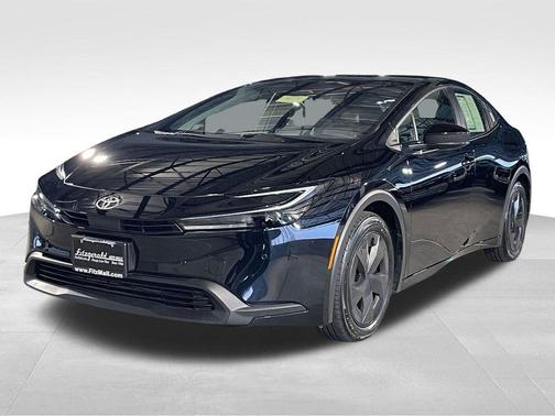 2025 Toyota Prius LE