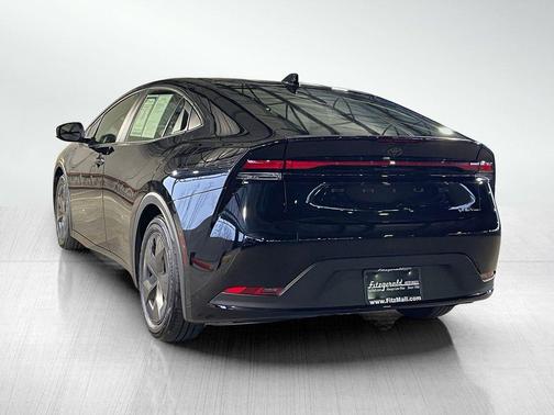 2025 Toyota Prius LE