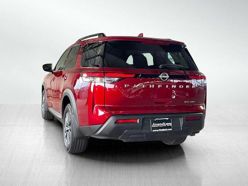2024 Nissan Pathfinder SV 4WD