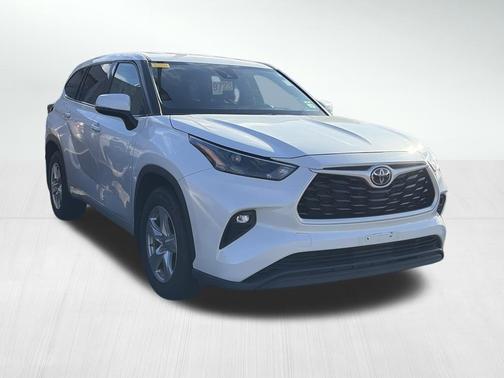 2022 Toyota Highlander LE