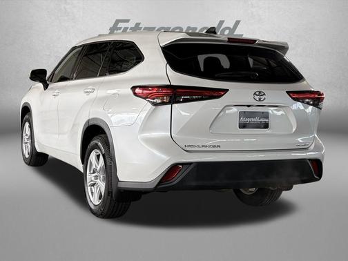 2022 Toyota Highlander LE