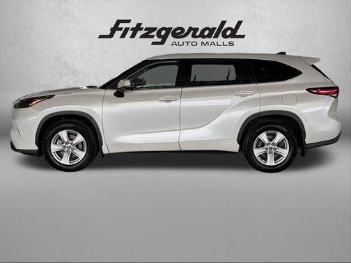 2022 Toyota Highlander LE