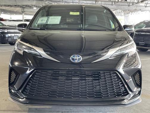 2021 Toyota Sienna XSE 7 Passenger